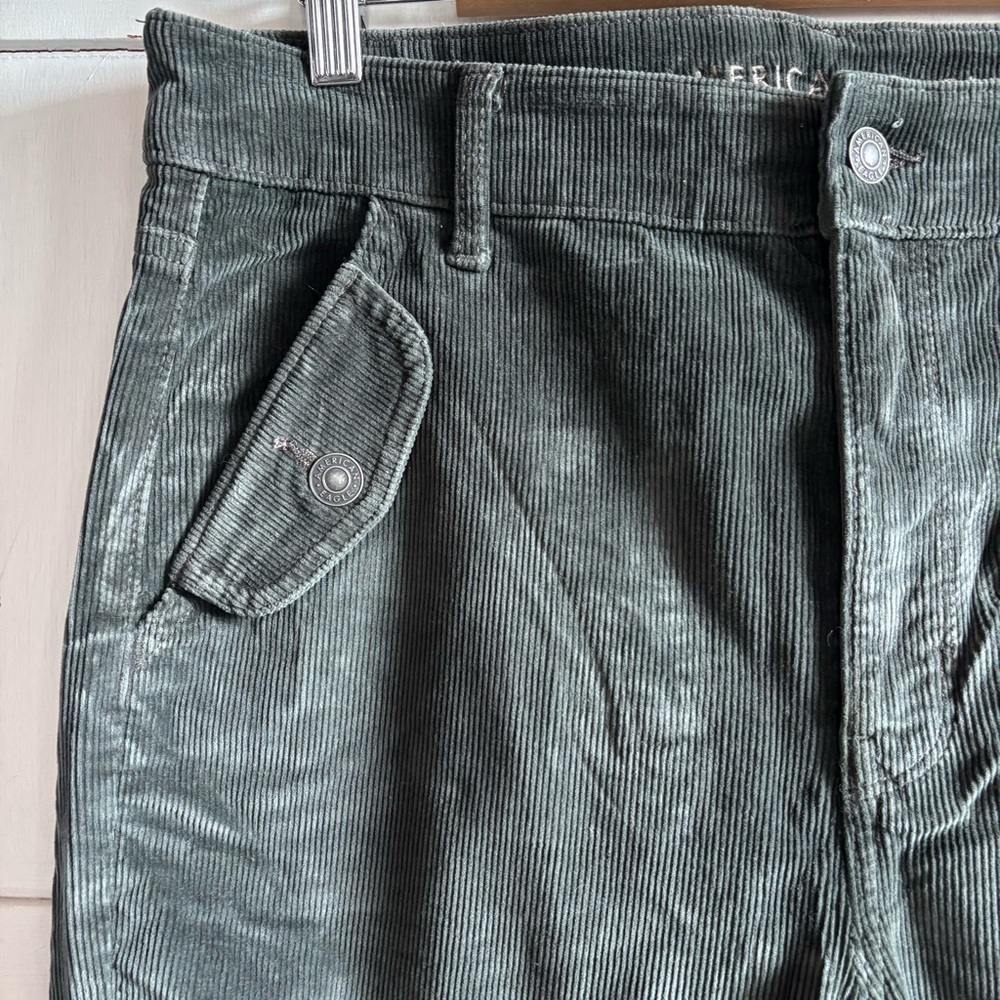 American Eagle Hi-Rise Flare Corduroy Pants - Picture 4 of 10